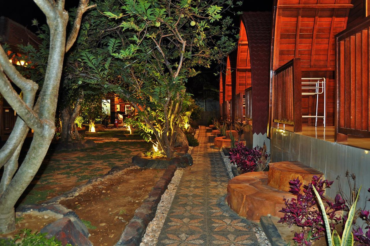 Setilas Bungalows Batununggul Buitenkant foto